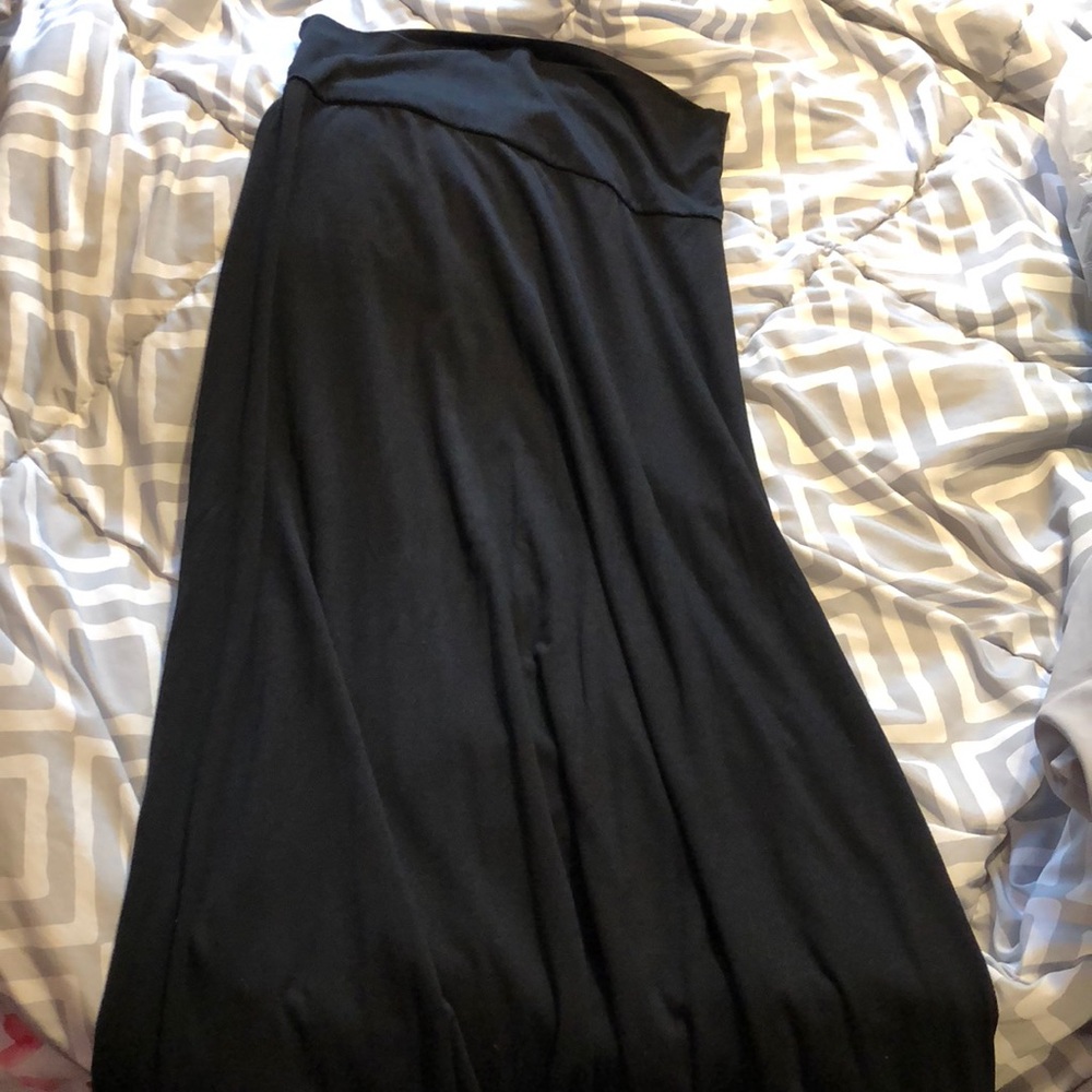 black long skirt